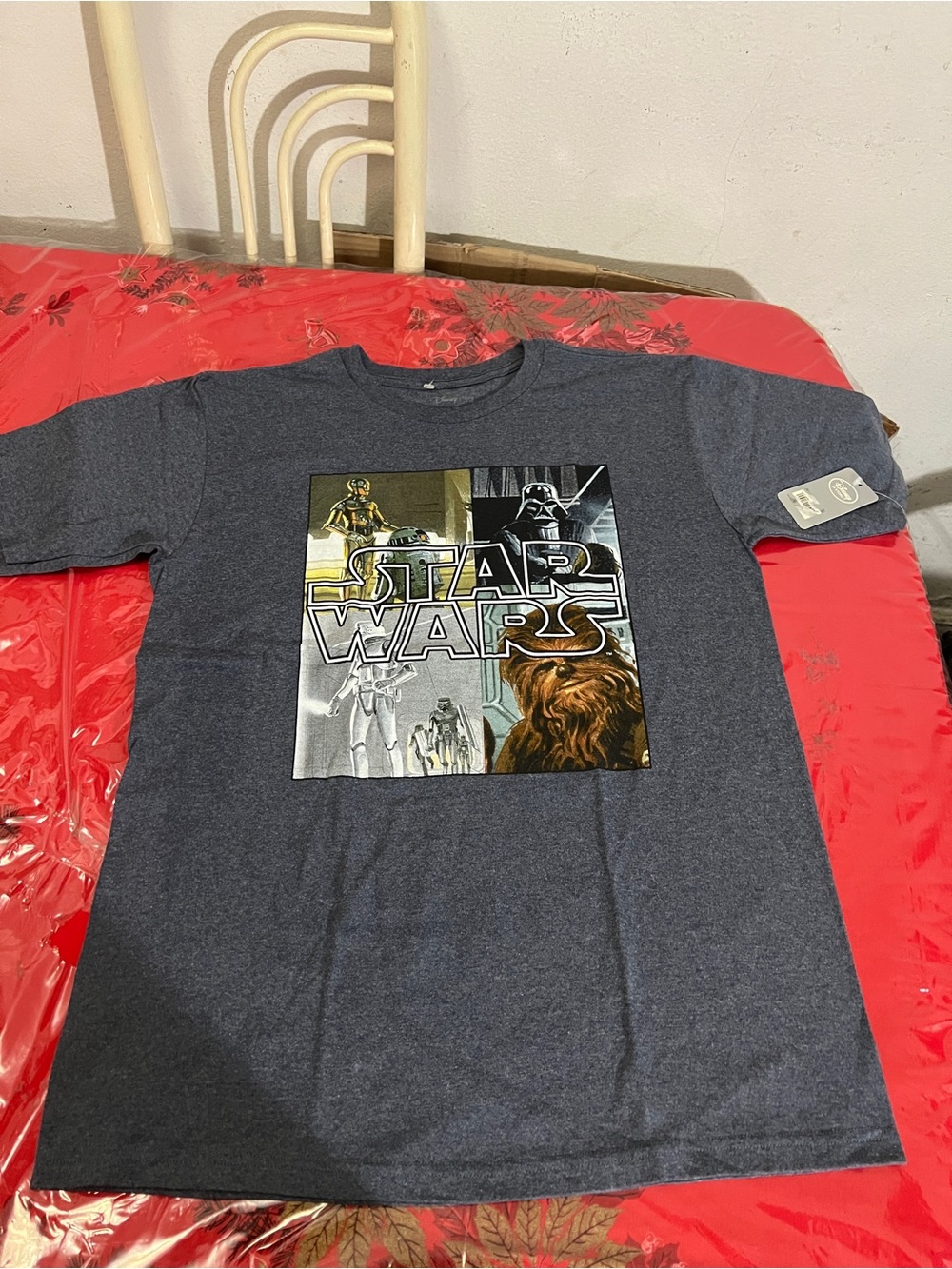 Brand New Disney Store Star Wars T-shirt Sz Medium